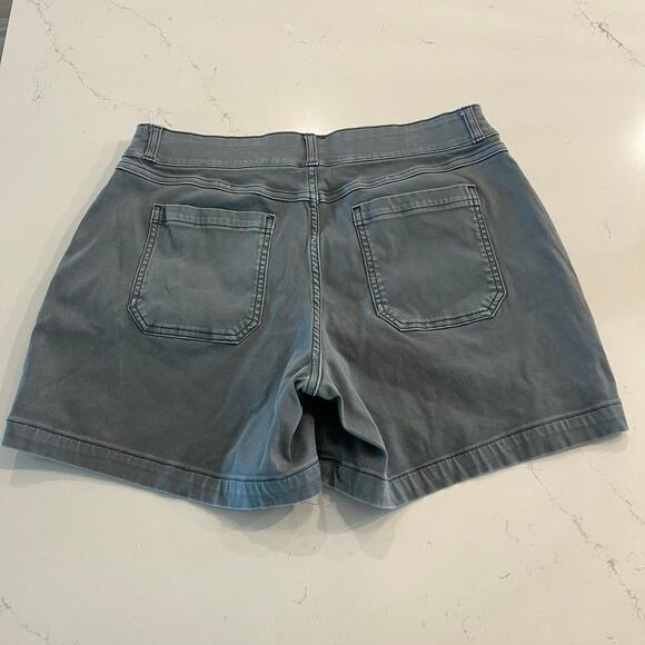 SPANX Twill Stretch Short 6" in‎ Hazy Grey Size Large - Picture 3 of 6